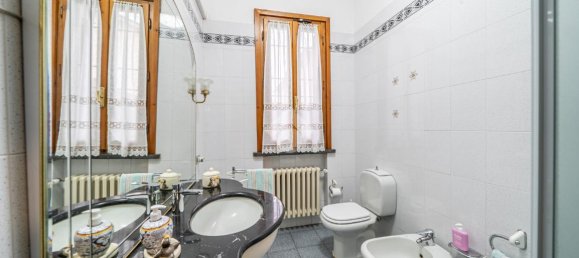 7-salle Villa à Reggio Emilia, Italy No. 38729 50