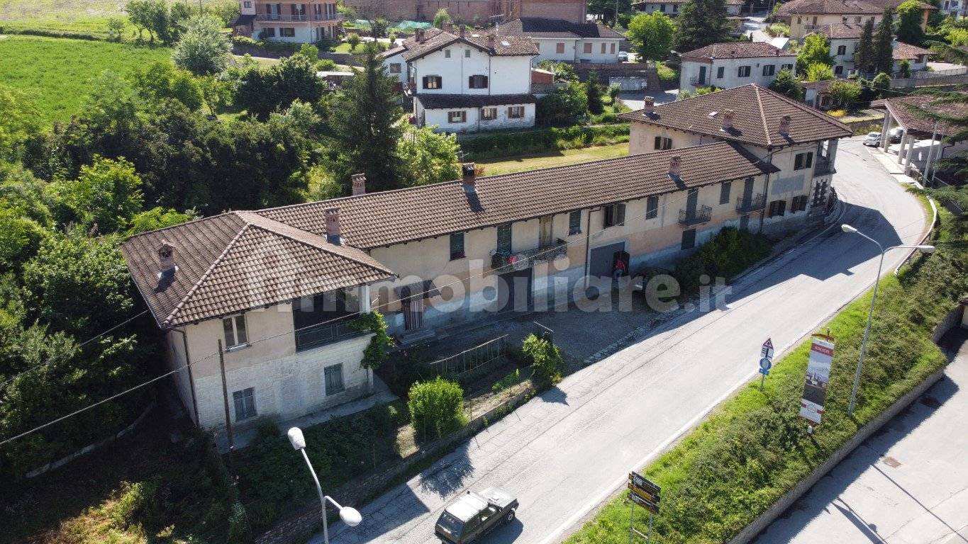 9 bedrooms House in Monchiero, Italy No. 56185