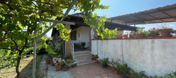 15 غرف نوم فيلا في Viareggio, Italy رقم 347486 21