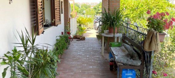 15 غرف نوم فيلا في Viareggio, Italy رقم 347486 27