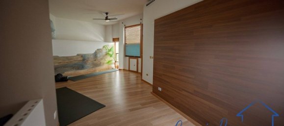 3-Zimmer Gewerbliche Immobilie in Rimini, Italy, Nr. 302186 3