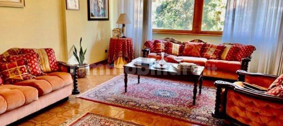 4 bedrooms Apartment in Rome, Italy No. 200809 3