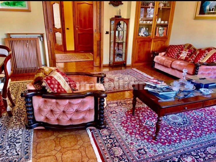 4 bedrooms Apartment in Rome, Italy No. 200809