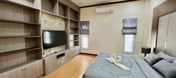 4 chambres house à louer à Pattaya, Chonburi, Eastern Thailand, Thailand № 66836 10