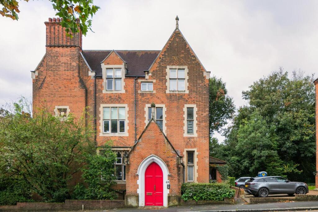 2 bedrooms Apartment in London, United Kingdom No. 3579