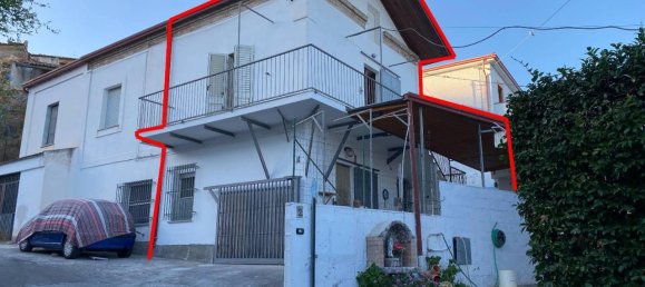 5 rooms House in Sellia Marina, Italy No. 17997 2