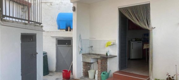 5 rooms House in Sellia Marina, Italy No. 17997 6