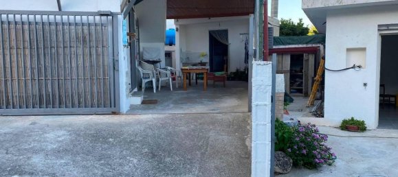 5 rooms House in Sellia Marina, Italy No. 17997 5