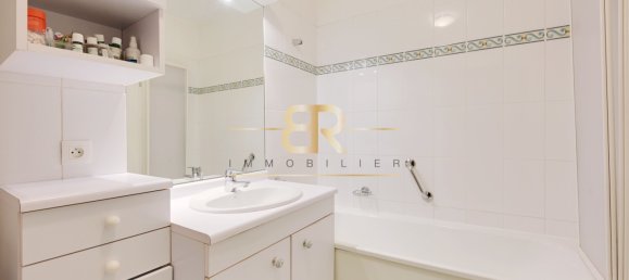 3 bedrooms Apartment in Paris, France No. 164425 11