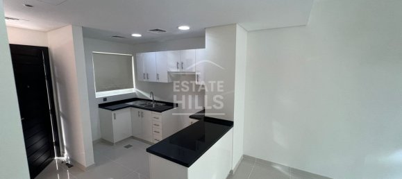 3 bedrooms Townhouse in Dubai, UAE No. 8699 8