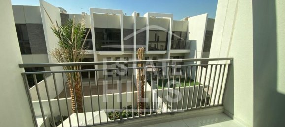 3 bedrooms Townhouse in Dubai, UAE No. 8699 4