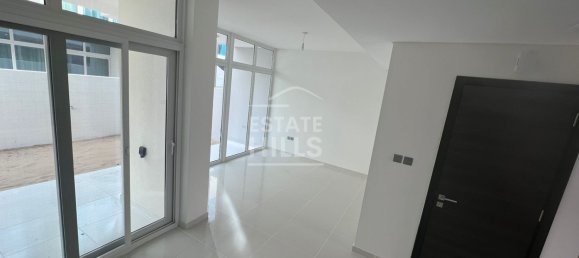 3 bedrooms Townhouse in Dubai, UAE No. 8699 9