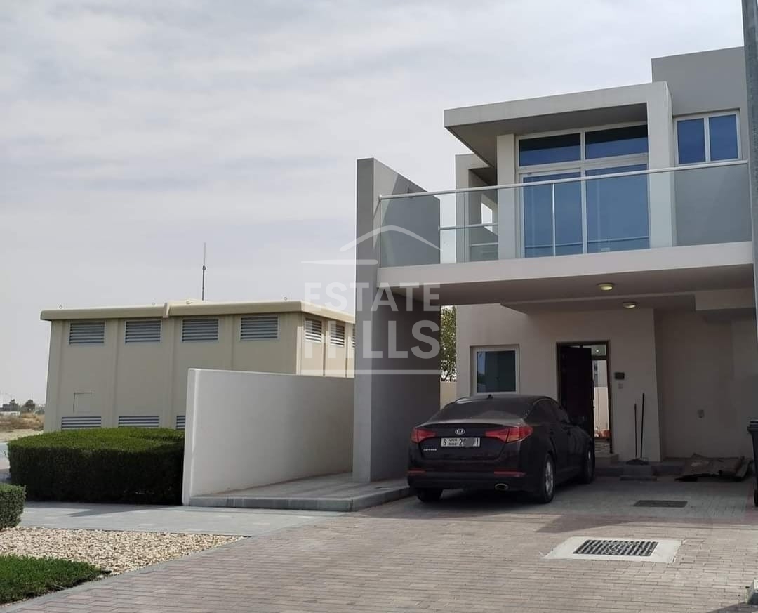 3 bedrooms Townhouse in Dubai, UAE No. 8699