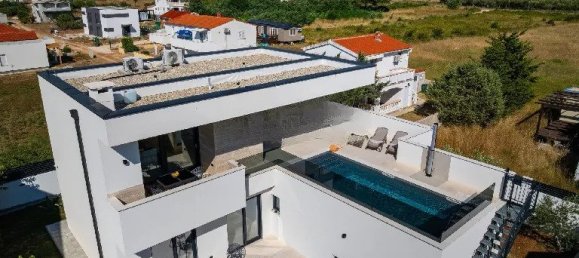 3 غرف نوم فيلا في Vrsi, Croatia رقم 180 8