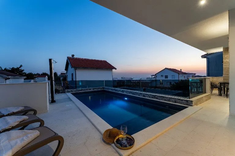 3 غرف نوم فيلا في Vrsi, Croatia رقم 180