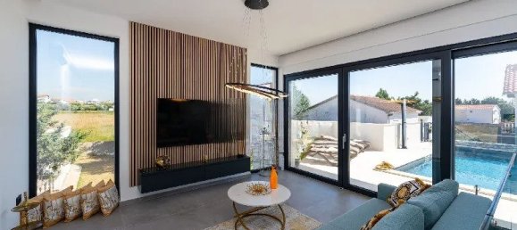 3 غرف نوم فيلا في Vrsi, Croatia رقم 180 11