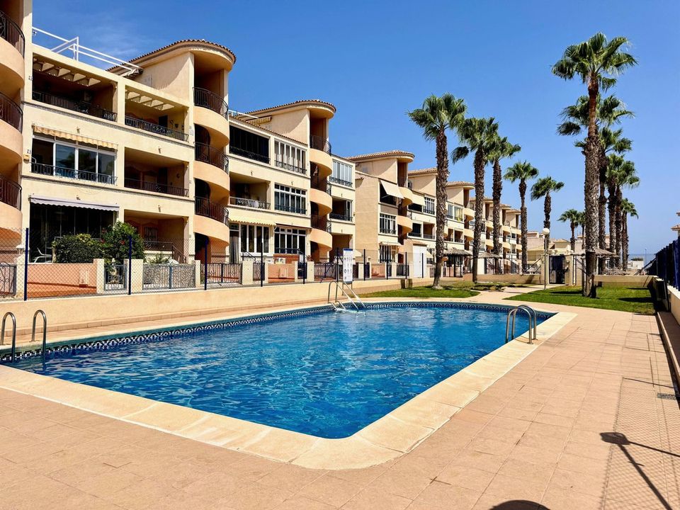 2 bedrooms Commercial property in Alicante, Spain No. 181505