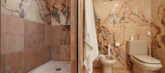 Apartamento de 3 dormitorios en Marbella, Spain No. 34442 9