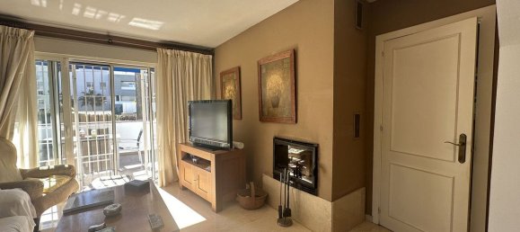 Apartamento de 3 dormitorios en Marbella, Spain No. 34442 34