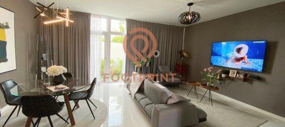 4 bedrooms Townhouse in Dubai, UAE No. 23891 2