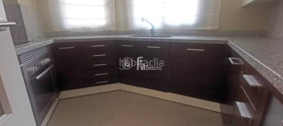 3 bedrooms Apartment in Lleida, Spain No. 172653 8