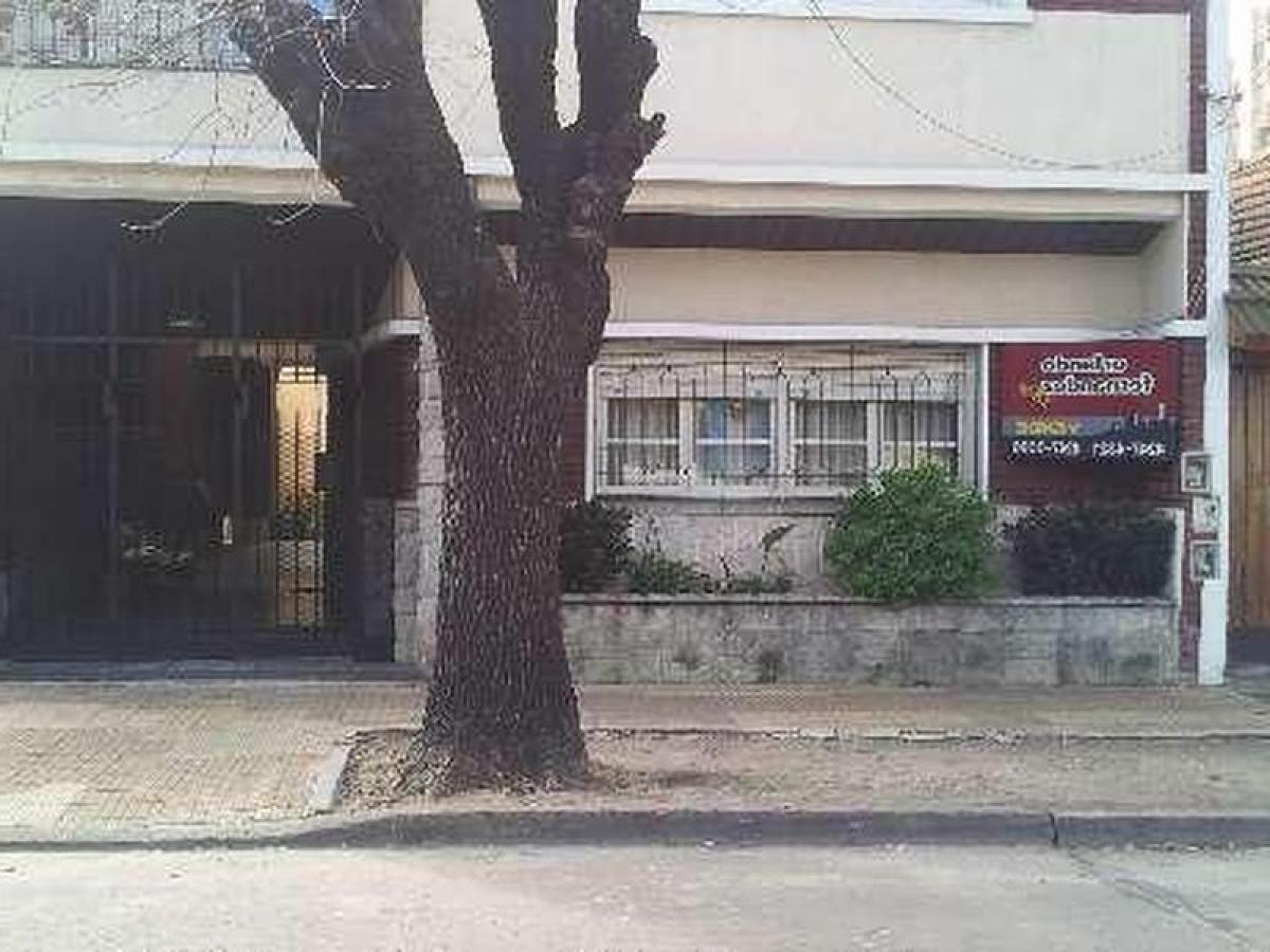 2 bedrooms Apartment in Lanus, Argentina No. 5685