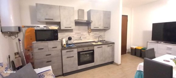 3 rooms Apartment in Carrara, Italy No. 48043 5