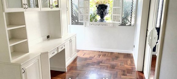 4 bedrooms Condo in Bangkok, Thailand No. 23551 4