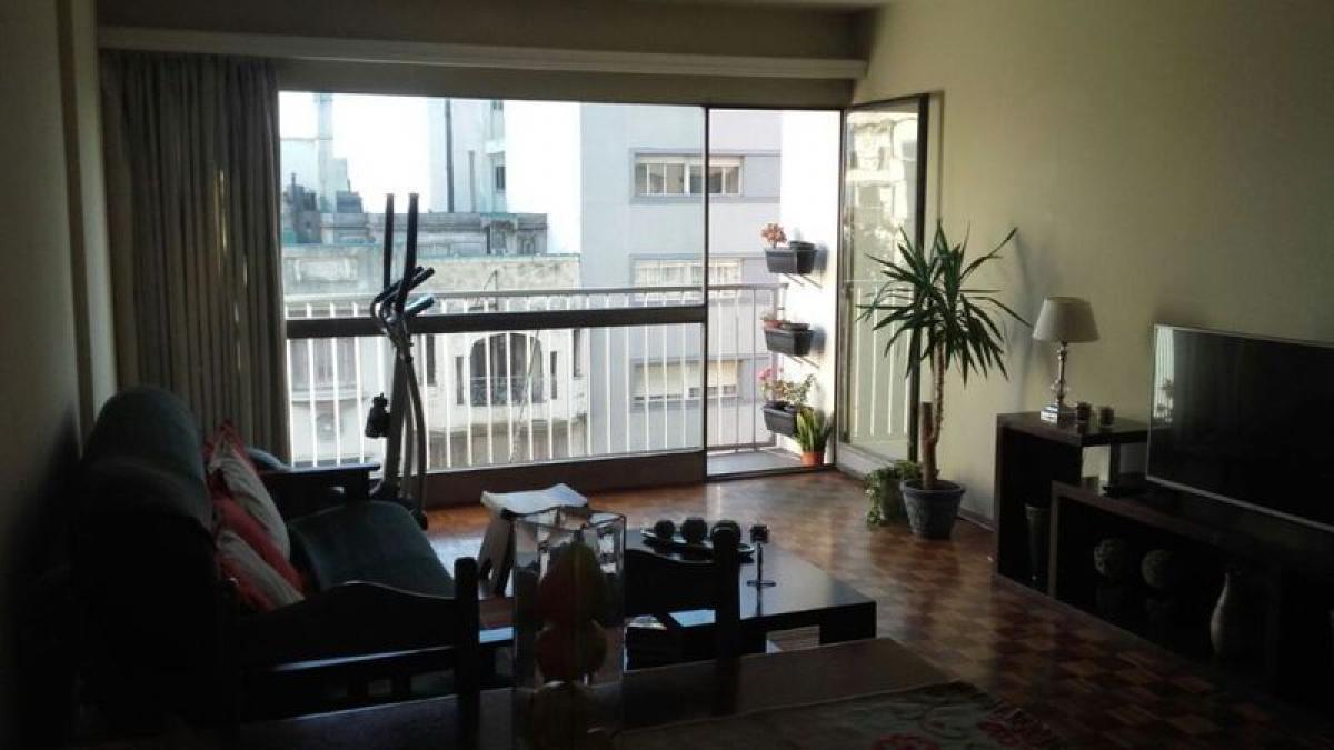3 bedrooms Apartment in Montevideo, Uruguay No. 7852