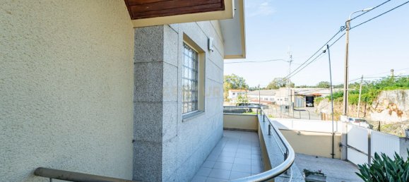 6 bedrooms Villa in Vila Nova de Gaia, Portugal No. 126038 2