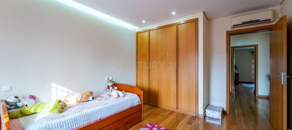 6 bedrooms Villa in Vila Nova de Gaia, Portugal No. 126038 11