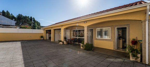 6 bedrooms Villa in Vila Nova de Gaia, Portugal No. 126038 30