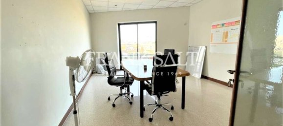 1315m² Office in Hamrun, Malta No. 13368 2