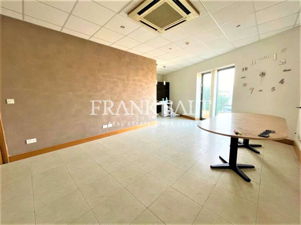 1315m² Office in Hamrun, Malta No. 13368