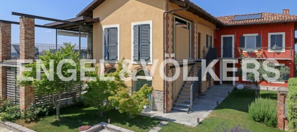 4 bedrooms House in Monforte d'Alba, Italy No. 127351 4