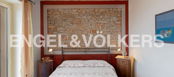 4 bedrooms House in Monforte d'Alba, Italy No. 127351 7