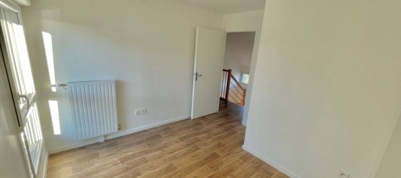 3 Schlafzimmer Doppelhaus in Plaisir, France, Nr. 326540 5