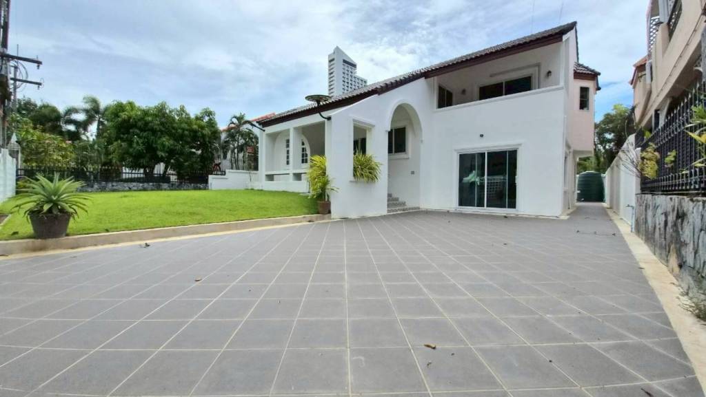 Дом с 3 спальнями в Банг Ламунг, Таиланд № 67696