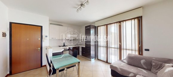 2-salle Appartement à Bovisio Masciago, Italy No. 291077 9