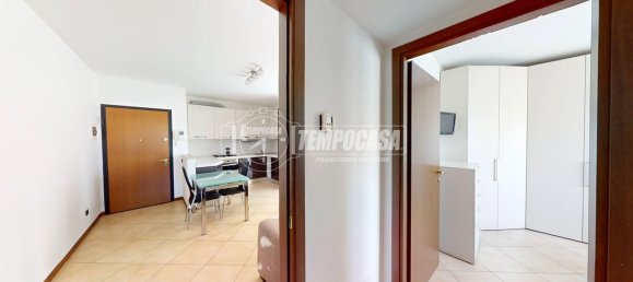 2-salle Appartement à Bovisio Masciago, Italy No. 291077 5