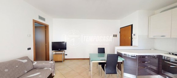 2-salle Appartement à Bovisio Masciago, Italy No. 291077 10