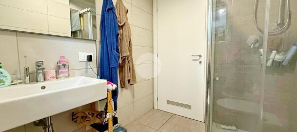 2-salle Appartement à Magenta, Italy No. 15523 16