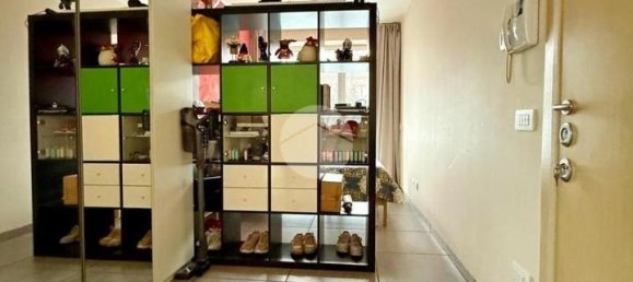 2-salle Appartement à Magenta, Italy No. 15523 12