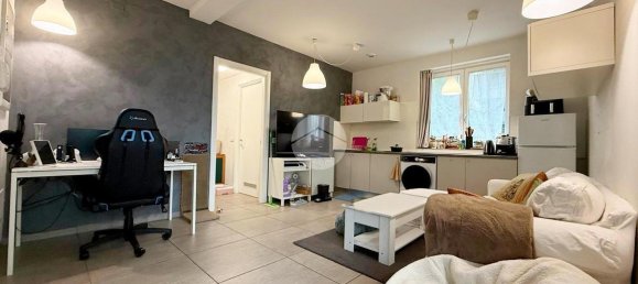 2-salle Appartement à Magenta, Italy No. 15523 4