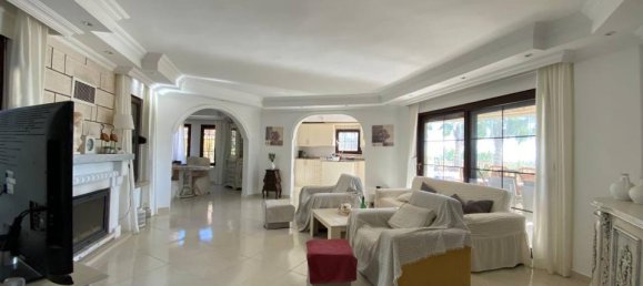 265m² Villa in Incekum, Turkey No. 18370 2