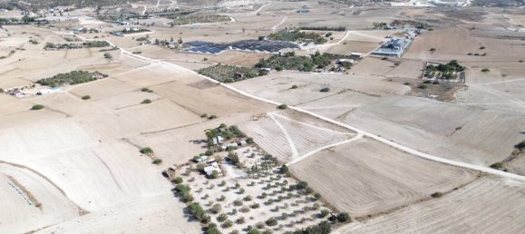  قطعة أرض في Larnaka, Cyprus 7488متر مربع رقم 181254 3
