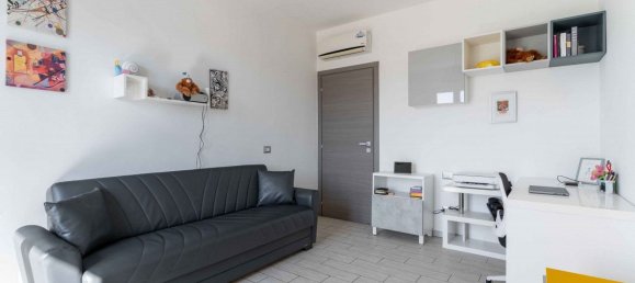 4 bedrooms Apartment in Milan, Italy No. 362716 22