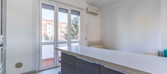 4 bedrooms Apartment in Milan, Italy No. 362716 5