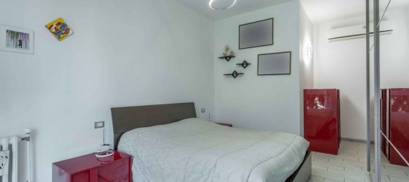 4 bedrooms Apartment in Milan, Italy No. 362716 16