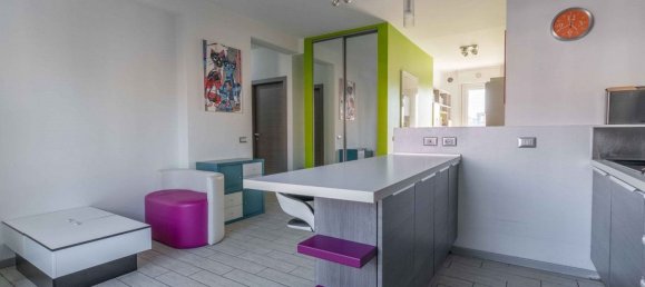 4 bedrooms Apartment in Milan, Italy No. 362716 3